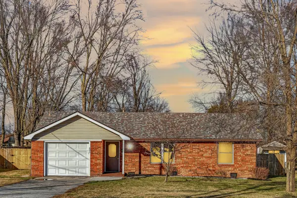 421 W Elm Street, Republic, MO 65738