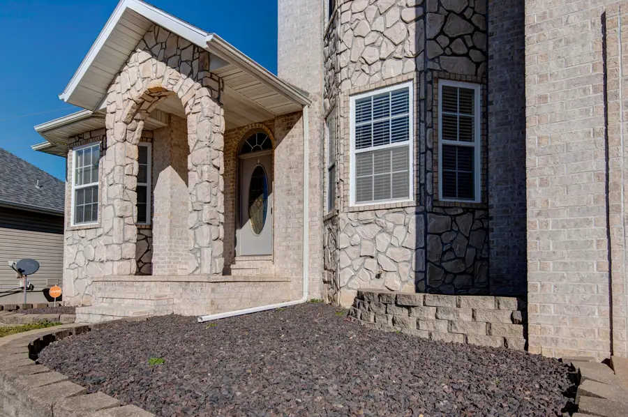 2063 W Melbourne Court, Springfield, MO 65810 - Image #2