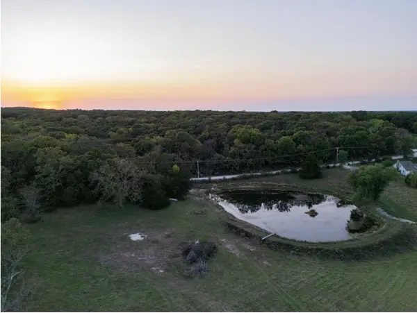 000 E 1500 Road, Stockton, MO 65785