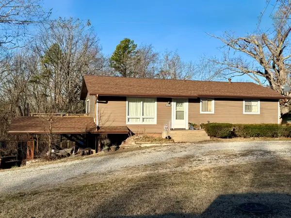 699 N Oak Hill Drive, Houston, MO 65483