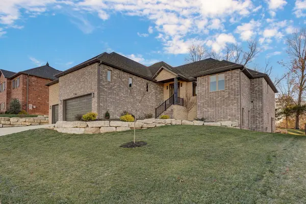 348 W Monarchwood Drive, Nixa, MO 65714