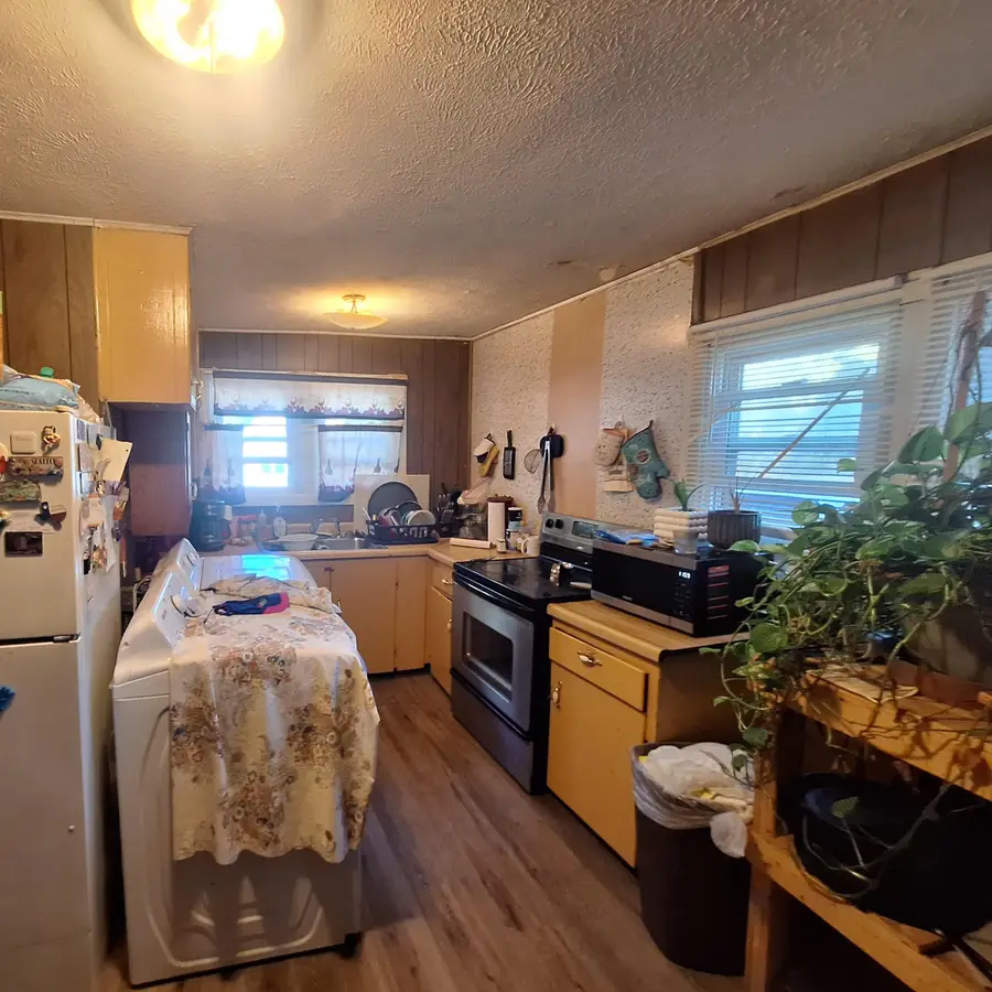 2150 W Chestnut Street, Springfield, MO 65802 - #2