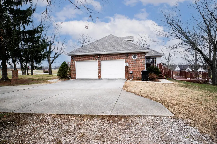 841 E Hubble Drive, Marshfield, MO 65706 - Image #2