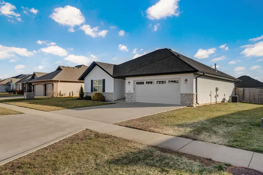 1884 S Lullwood Avenue, Springfield, MO 65802 - Image #3