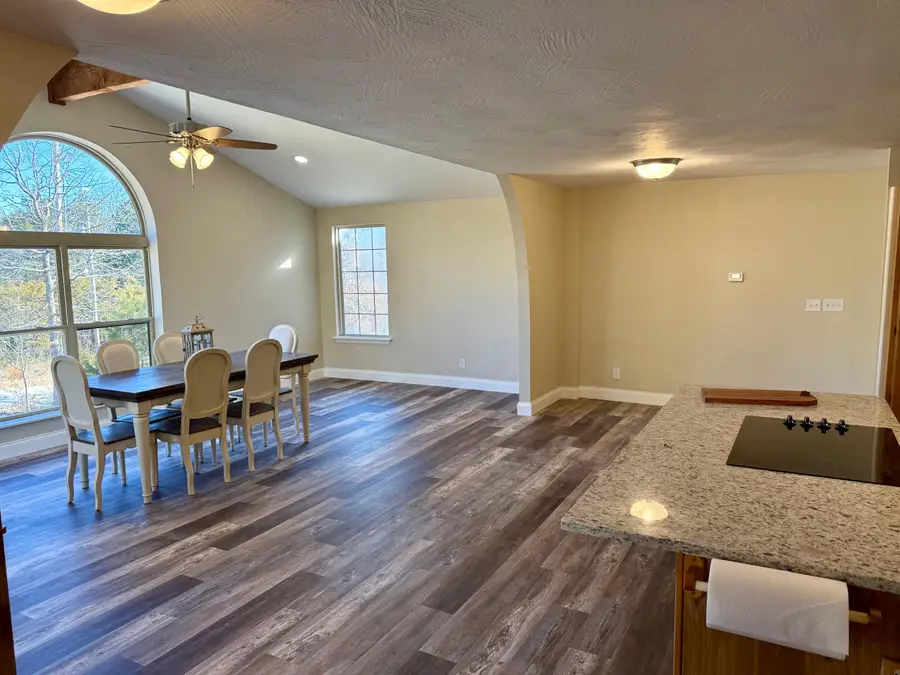 296 Auburn Road, Branson, MO 65616 - Image #2