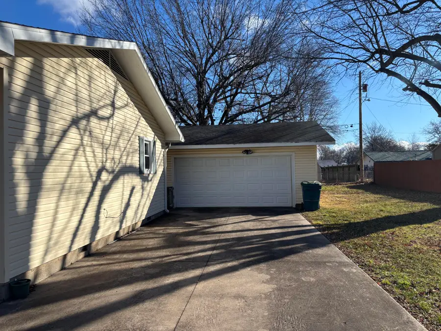 303 Highland Avenue, Monett, MO 65708 - Image #3