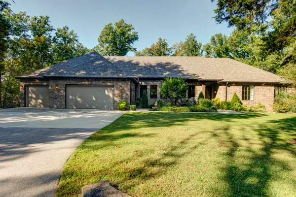 999 S Amber Court, Nixa, MO 65714