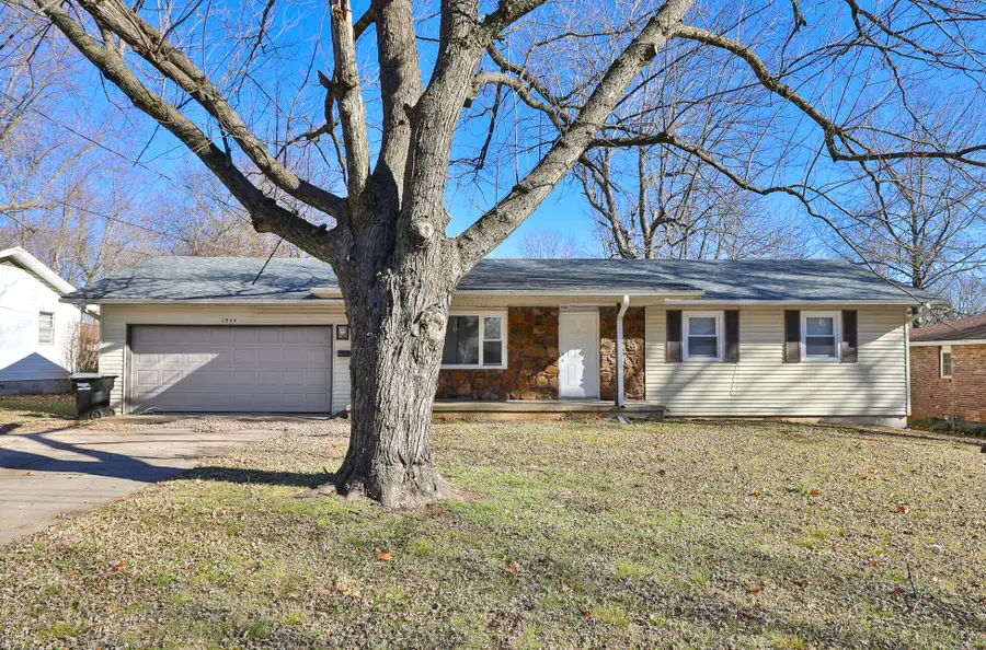 1944 S Mayfair Avenue, Springfield, MO 65804 - Image #2