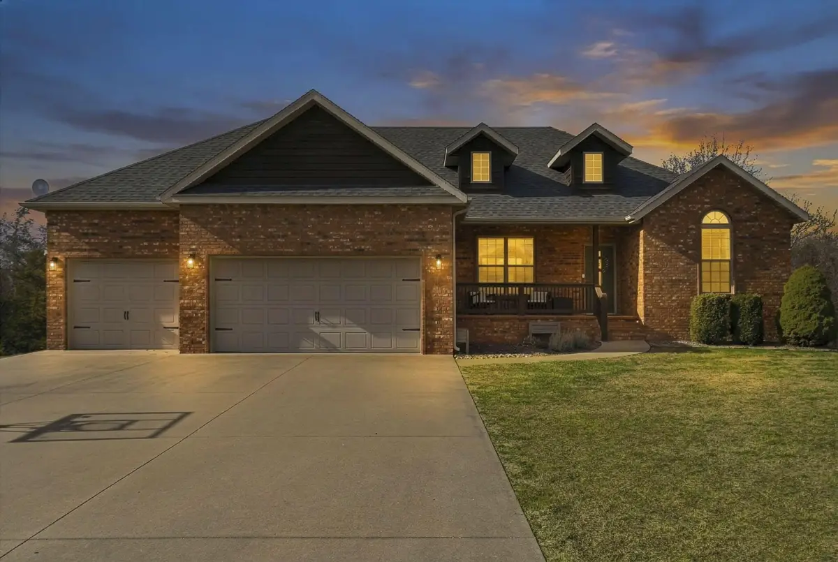 1539 S Elm Road, Marshfield, MO 65706 - Image #1