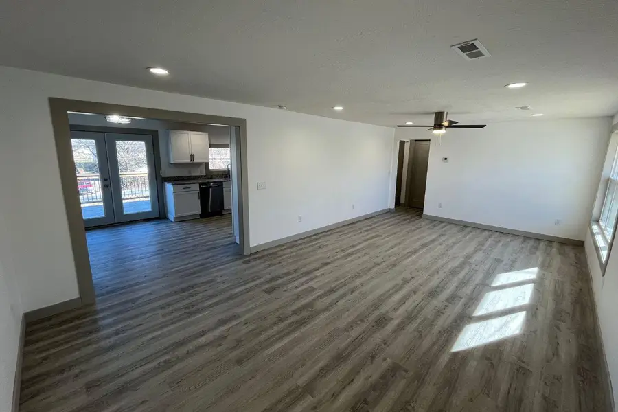 424 N Clay Street, Marshfield, MO 65706 - Image #3