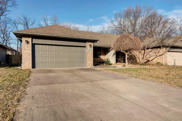 3455 S Doris Avenue S, Springfield, MO 65807