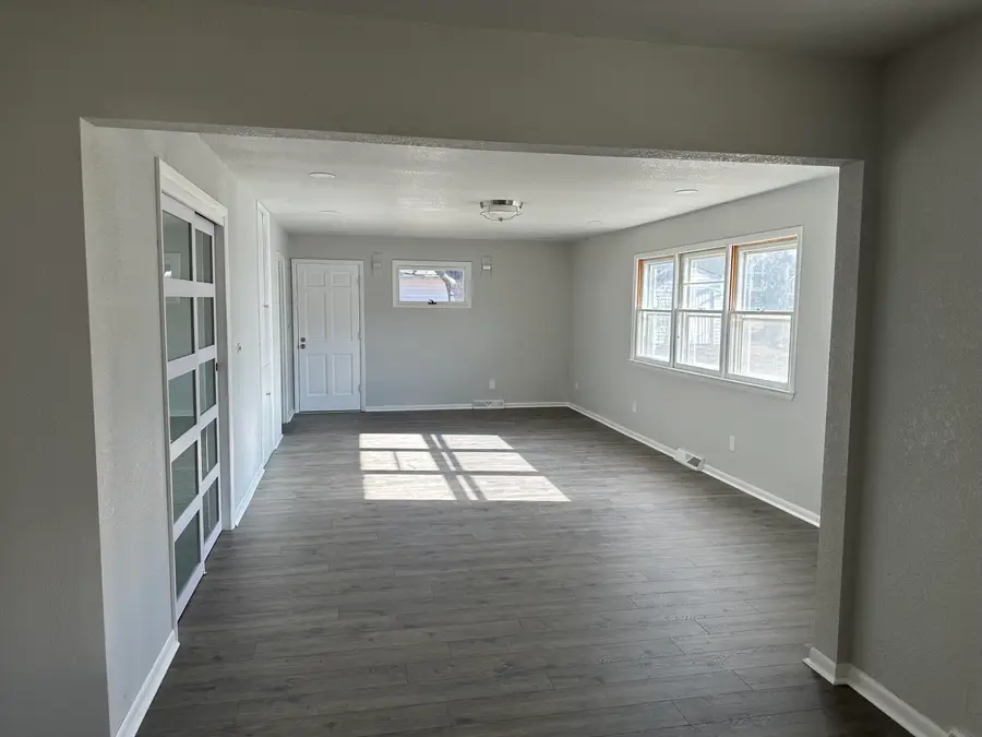 1301 Benton Avenue, Neosho, MO 64850 - Image #3