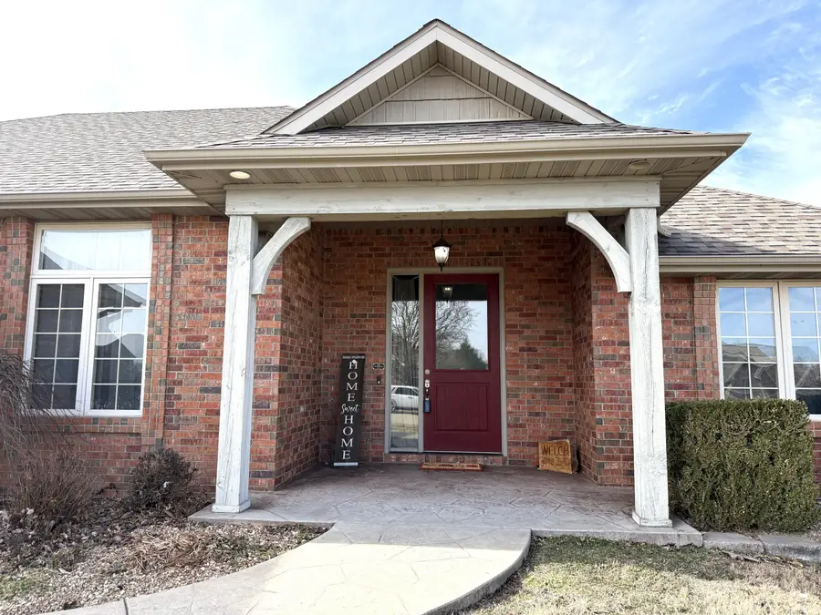 1575 S Village Lane, Bolivar, MO 65613 - Image #2