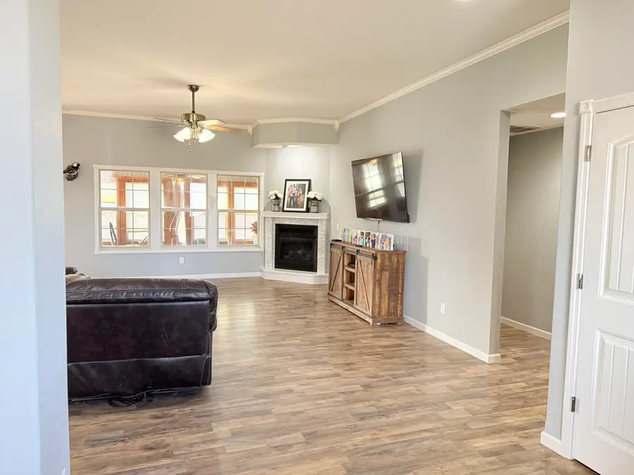 1575 S Village Lane, Bolivar, MO 65613 - Image #3