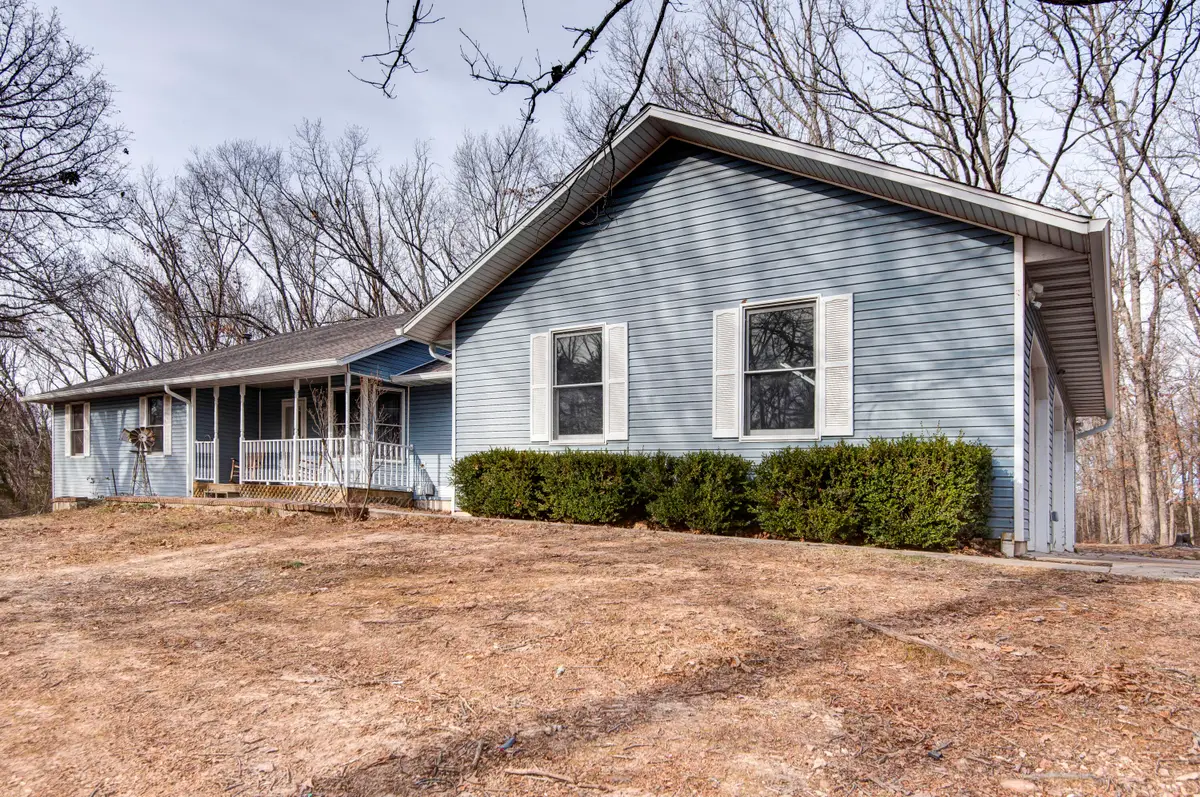 8965 E Division Street, Strafford, MO 65757 - Image #1