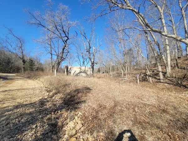 000 Jackson Rd, Willow Springs, MO 65793