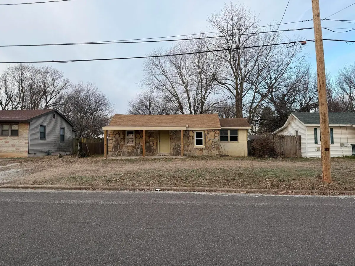 2111 N Grace Avenue, Springfield, MO 65803 - Image #1