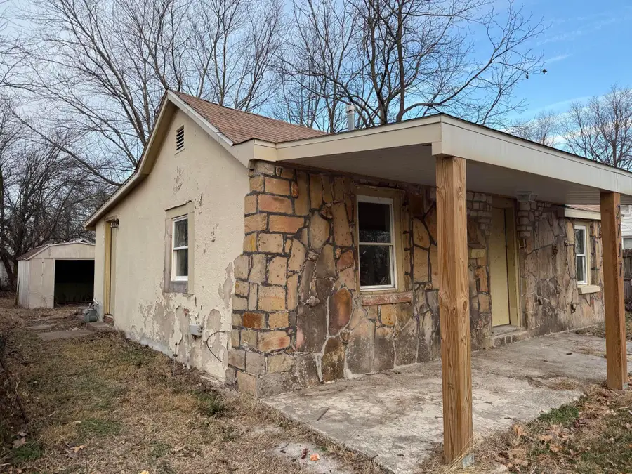 2111 N Grace Avenue, Springfield, MO 65803 - Image #3