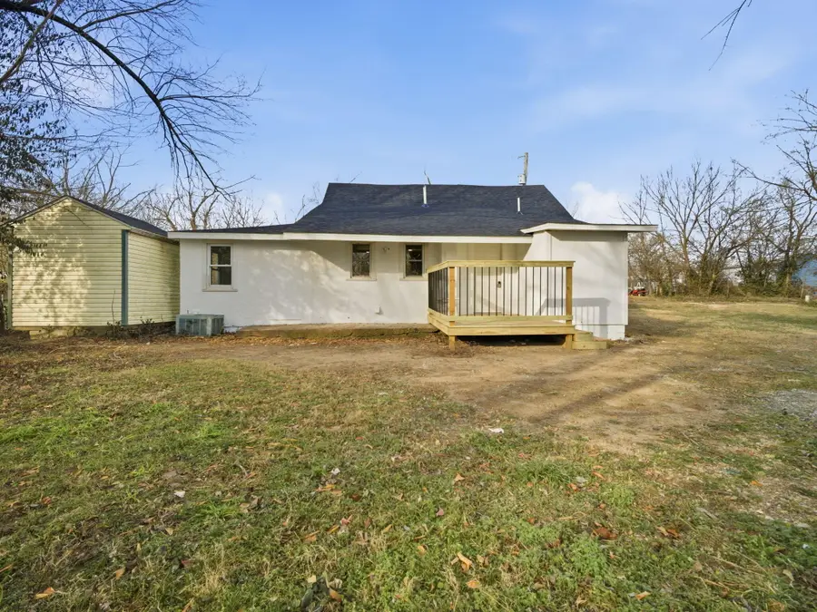 210 N Britain Avenue, Mountain Grove, MO 65711 - Image #3