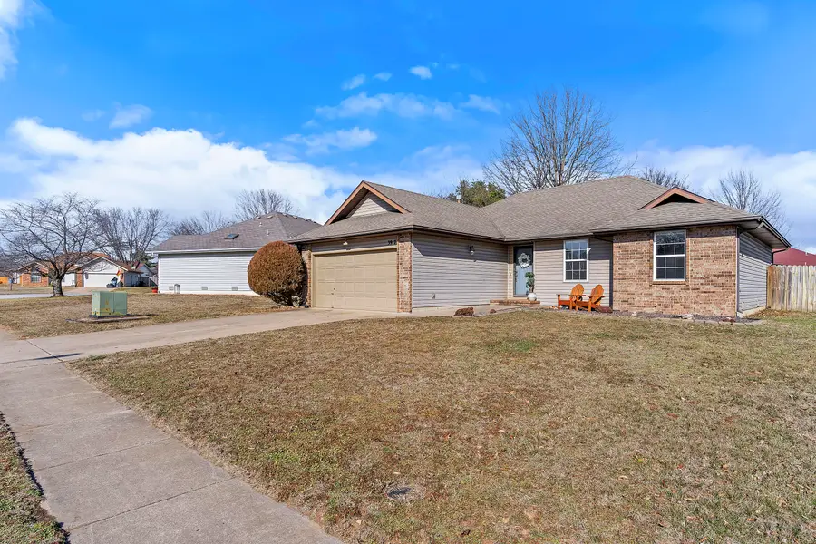 3917 W Kay Pointe Boulevard, Springfield, MO 65802 - Image #2