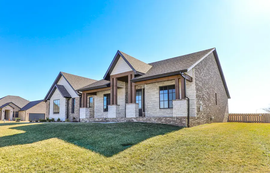 4584 E Hidden Oak Street, Springfield, MO 65802 - Image #2