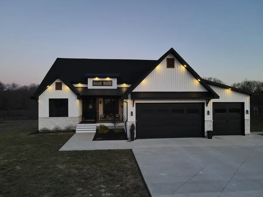 111 N Deercreek Drive, Clinton, MO 64735 - #3