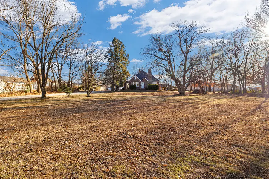 1124 W Washington Street, Marshfield, MO 65706 - Image #2