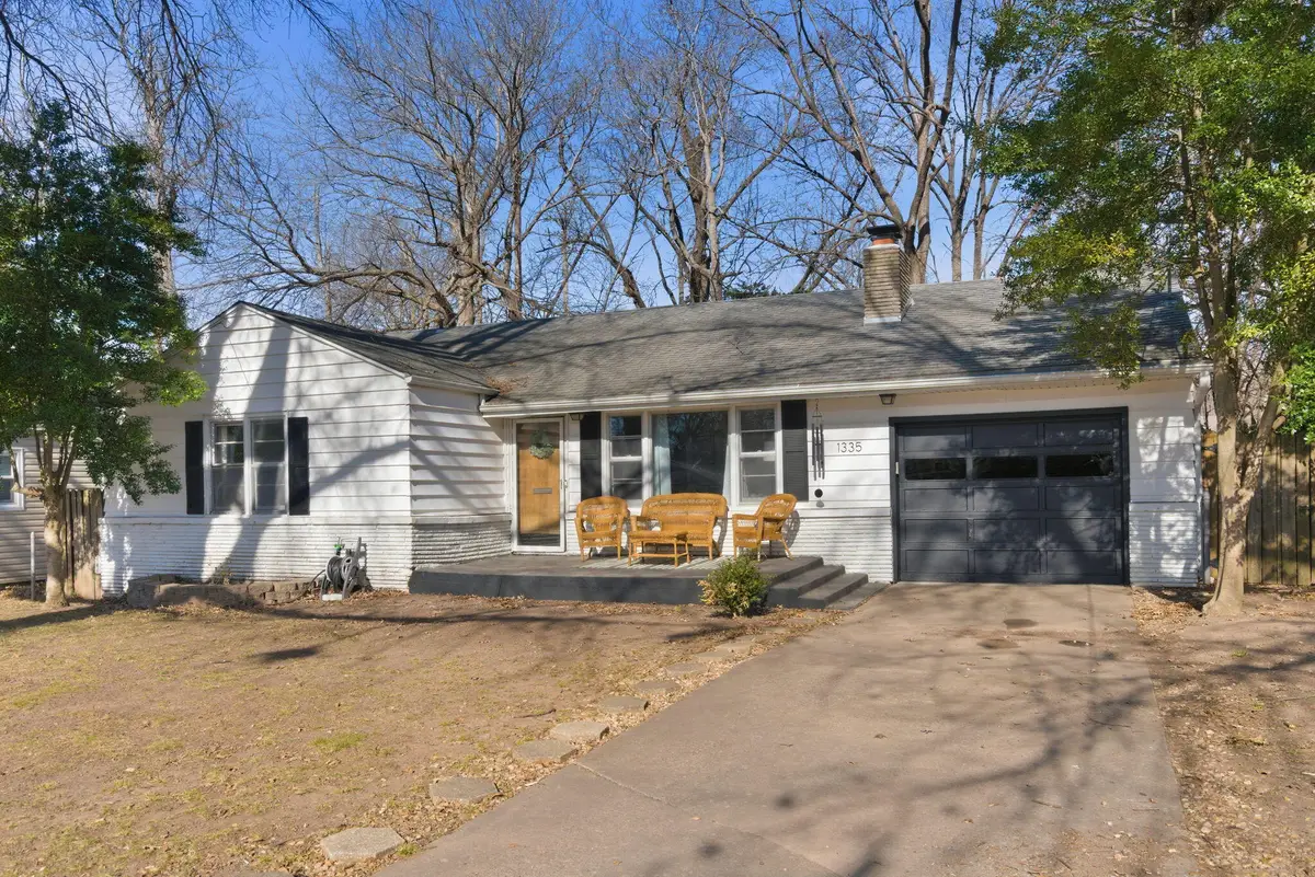 1335 E Cozy Street, Springfield, MO 65804 - #1