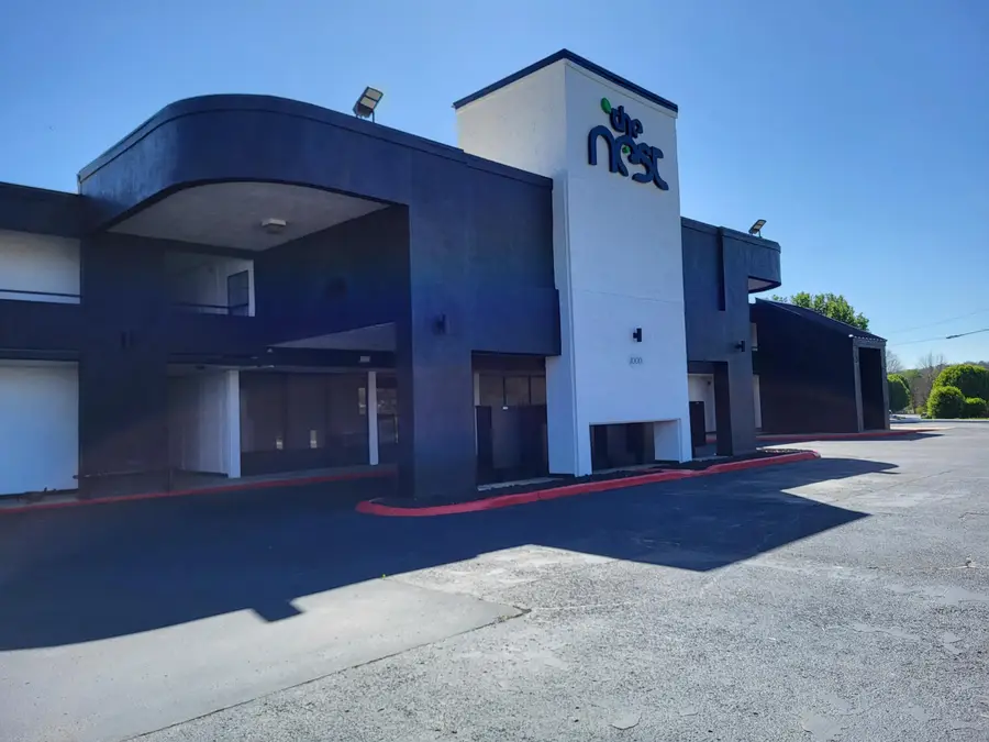 1000 S Futrall Drive, Fayetteville, AR 72701 - Image #2