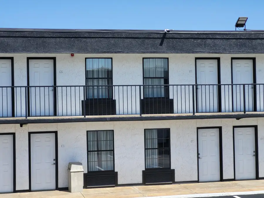 1000 S Futrall Drive, Fayetteville, AR 72701 - Image #3