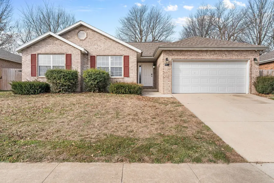 611 S Hazelnut Avenue, Springfield, MO 65802 - Image #2