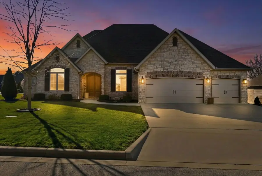 842 E Abbey Court, Nixa, MO 65714 - Image #2