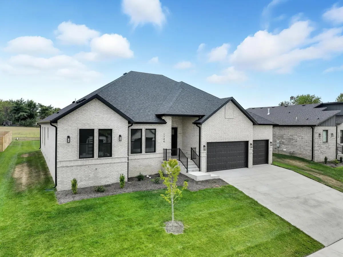 1744 E Cobblestone Drive, Ozark, MO 65721 - Image #1