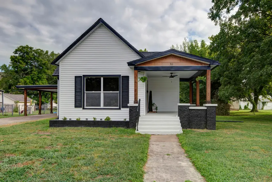 311 W Pleasant Street, Aurora, MO 65605 - Image #3