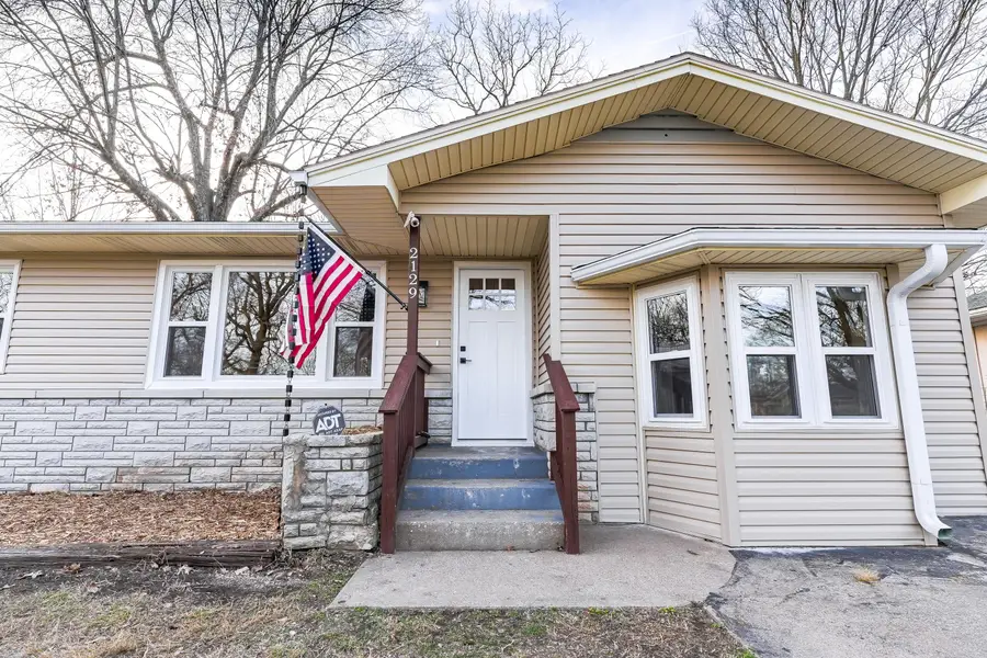 2129 N Kentwood Avenue, Springfield, MO 65803 - Image #2