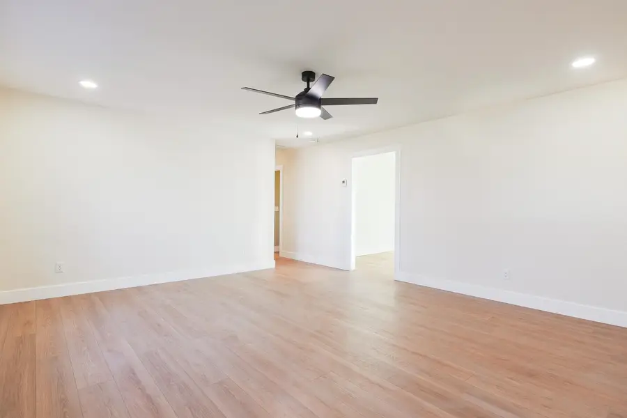 2129 N Kentwood Avenue, Springfield, MO 65803 - Image #3