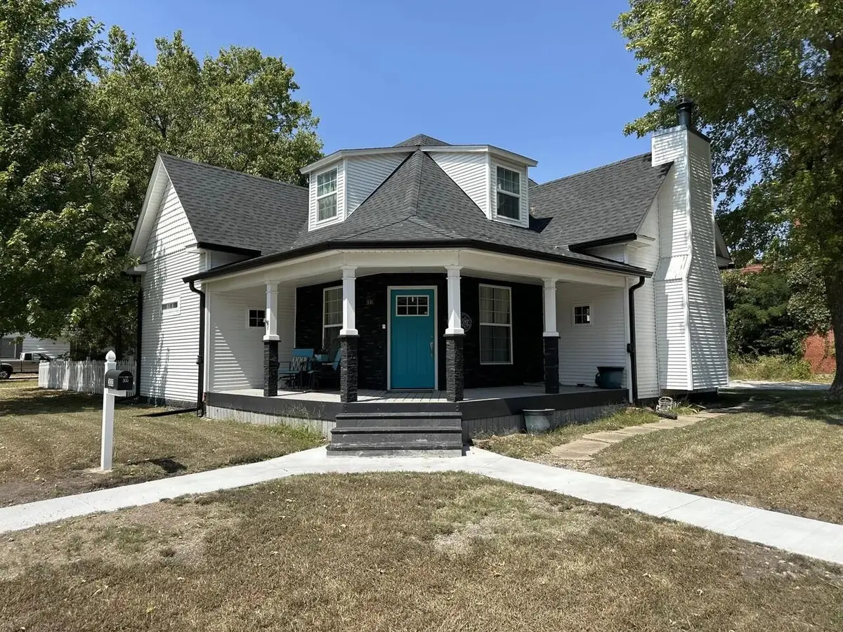 300 W Daugherty Street, Carterville, MO 64835 - #1