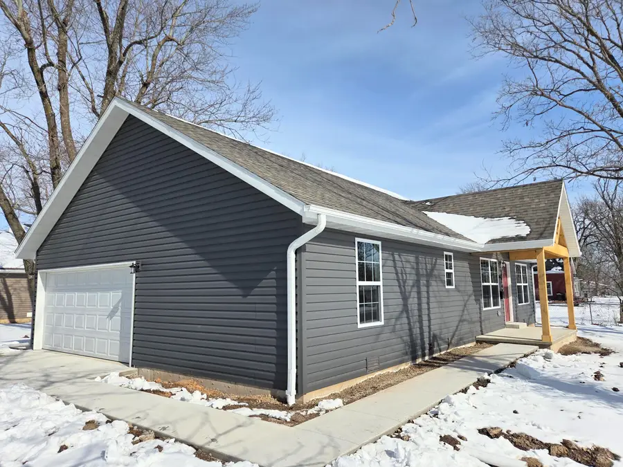 705 E Washington Street, Marshfield, MO 65706 - #3