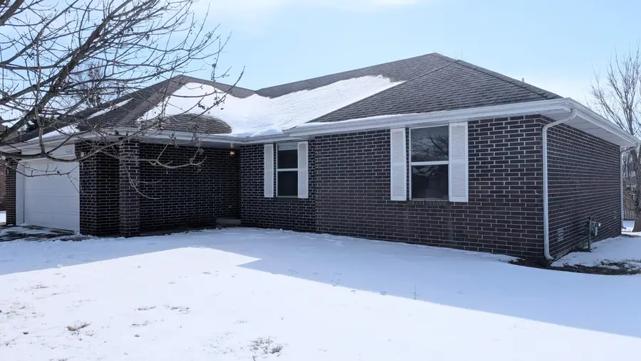 3576 W Shawnee Drive, Springfield, MO 65810 - #2