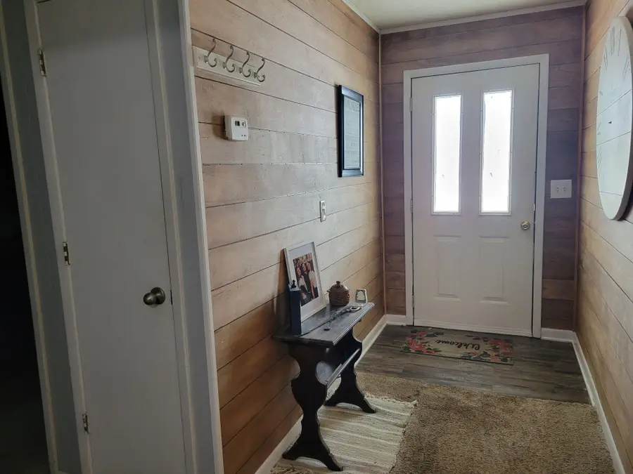 103 N Julie Avenue, Mansfield, MO 65704 - Image #2