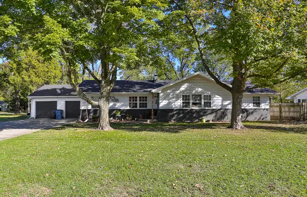 2410 S Fremont Avenue, Springfield, MO 65804