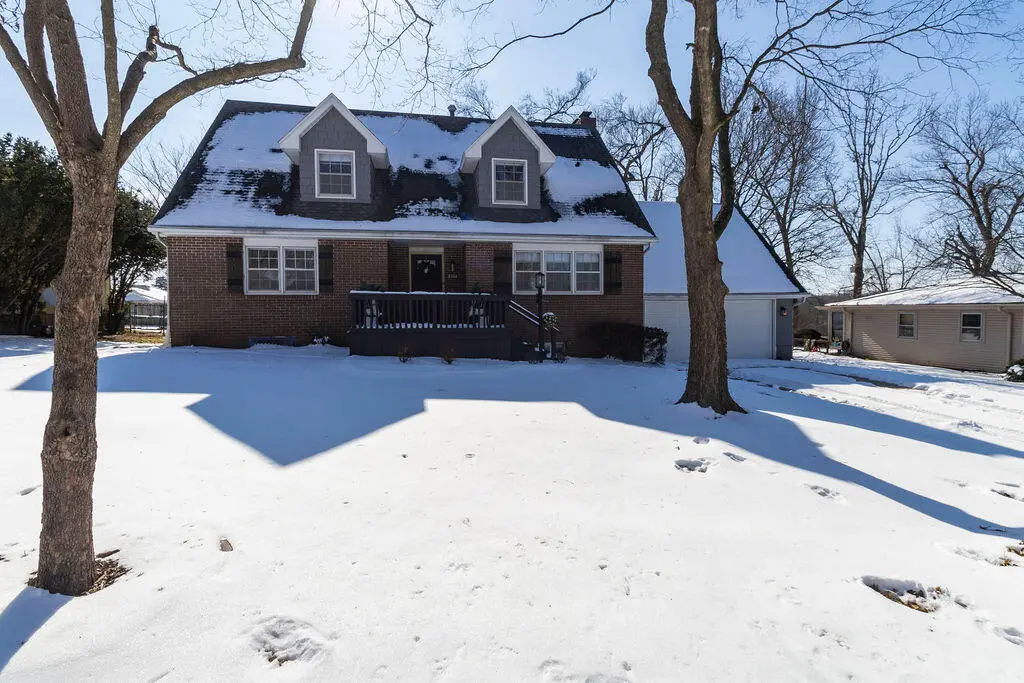 2304 E Cardinal Street, Springfield, MO 65804 - #1