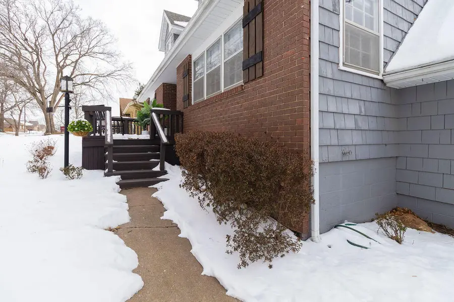 2304 E Cardinal Street, Springfield, MO 65804 - #2