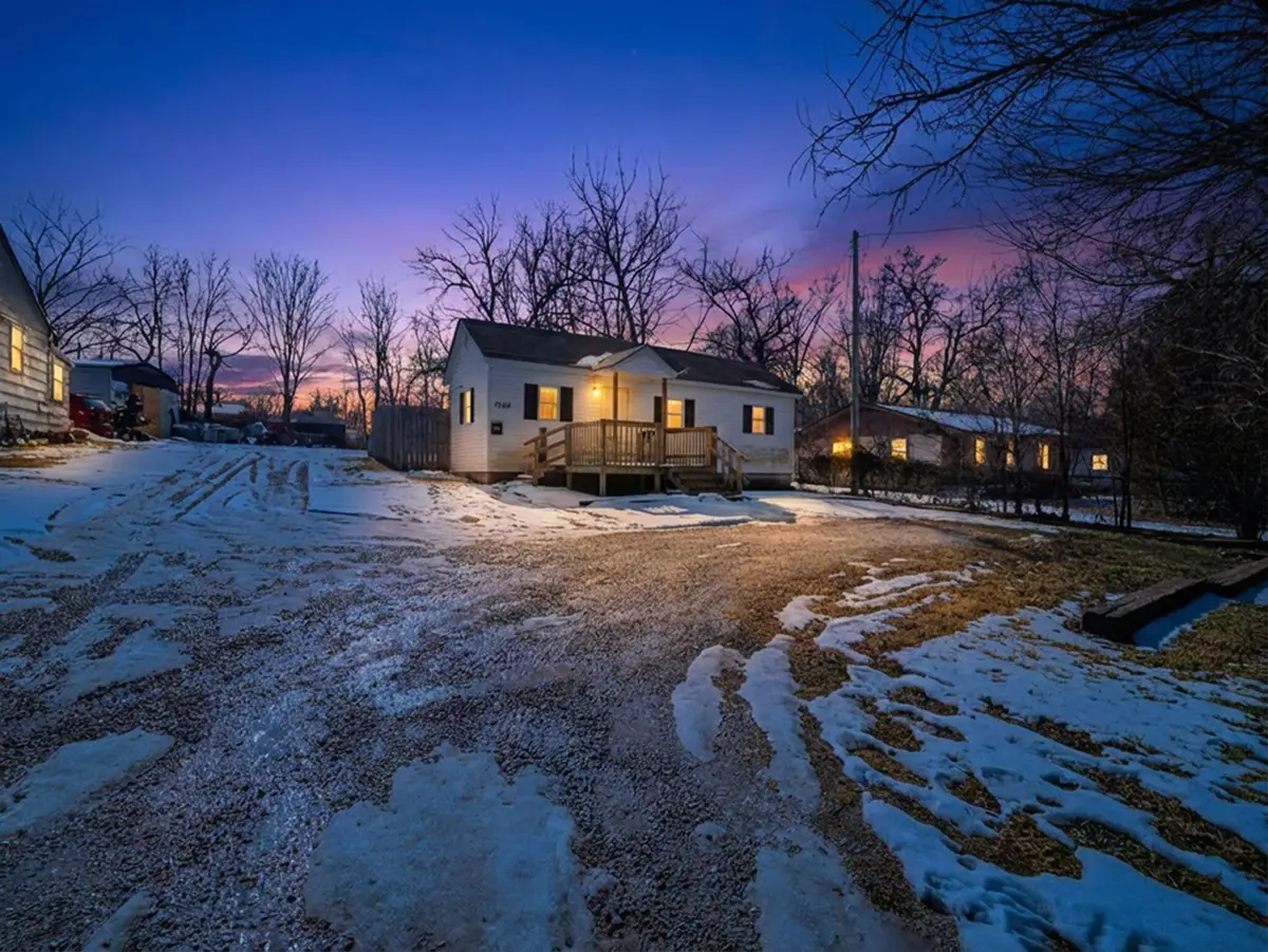 3156 W Mount Vernon Street, Springfield, MO 65802 - #1