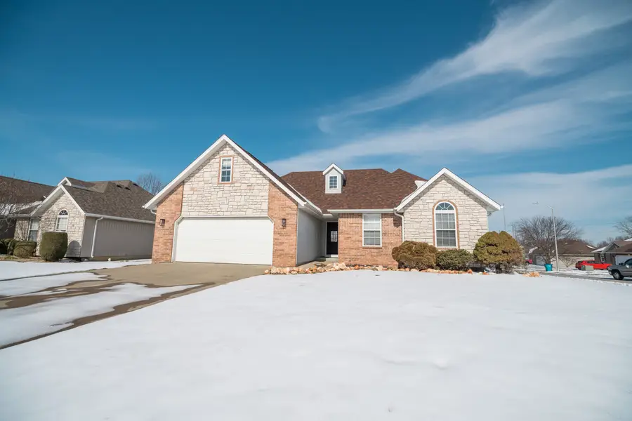 2931 W Riverside Street, Springfield, MO 65807 - #3