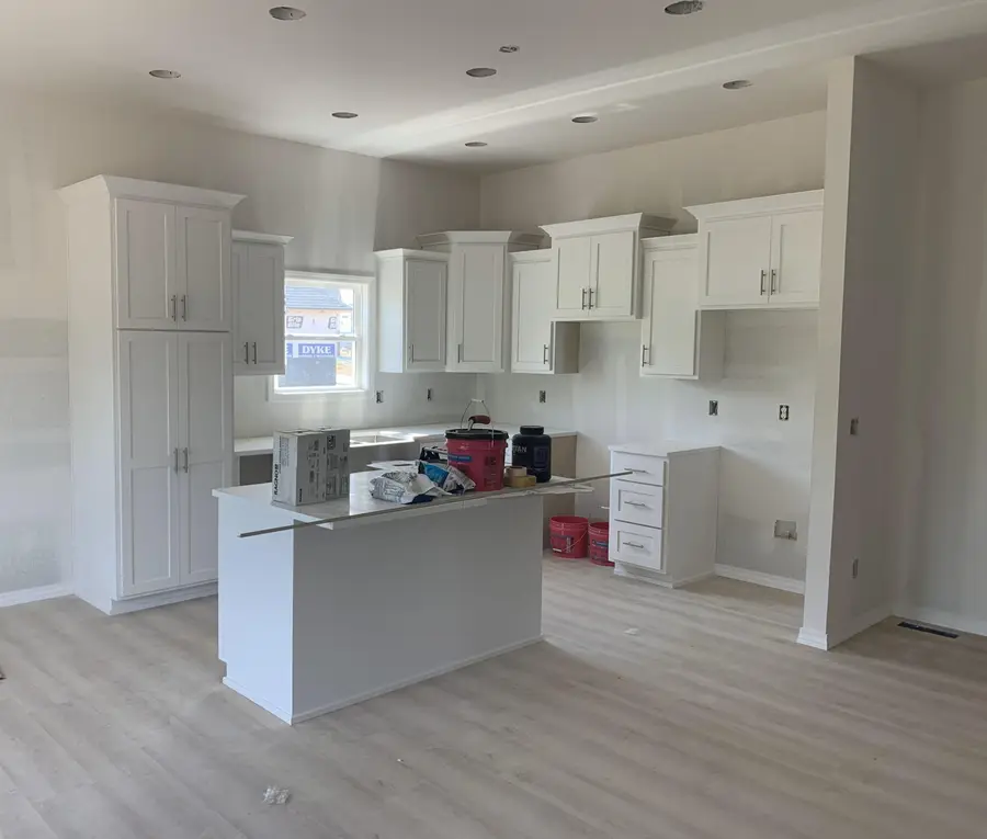 667 W Castor, Nixa, MO 65714 - #3