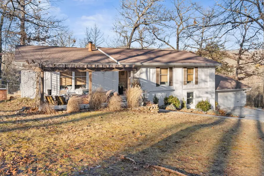 102 Oakwood Drive, Branson, MO 65616 - #3