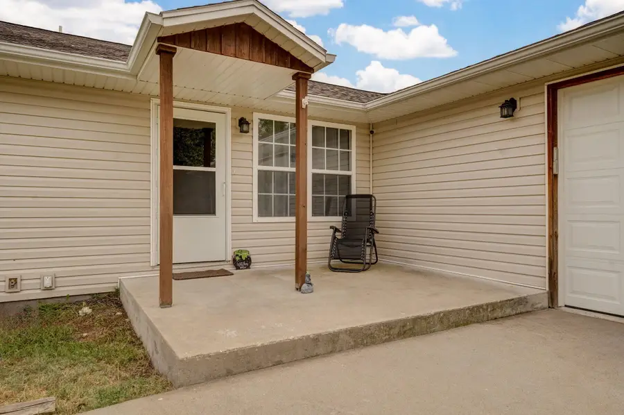 1422 W Commercial Street, Buffalo, MO 65622 - #3