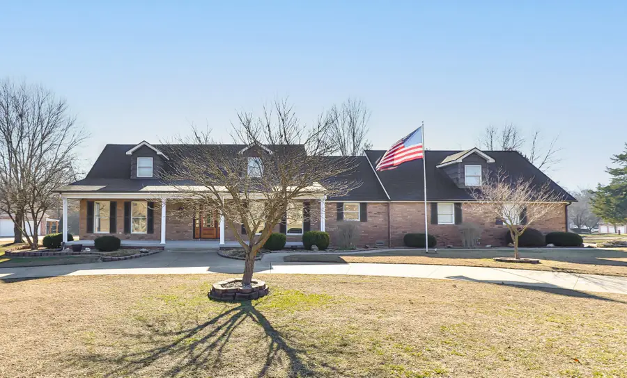 1340 S Lakewood Court, Bolivar, MO 65613 - #2