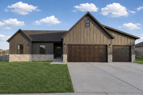 861 W Elmwood Circle, Nixa, MO 65714